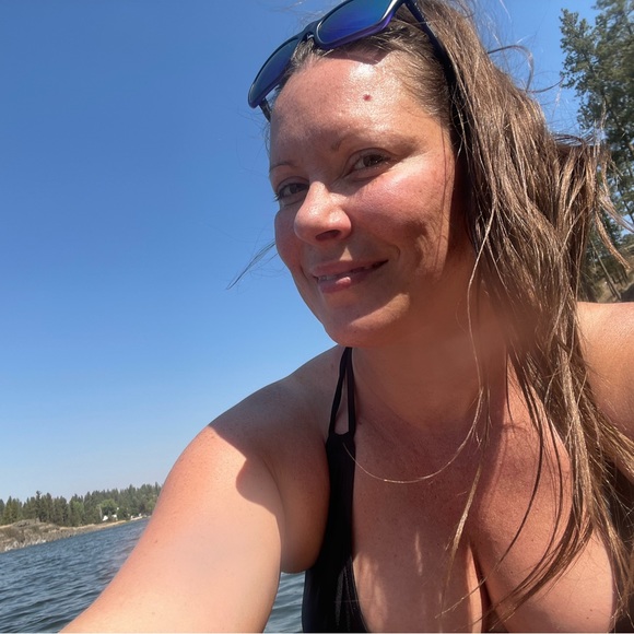 Meet your Posher, Bri - Picture 4 of 7